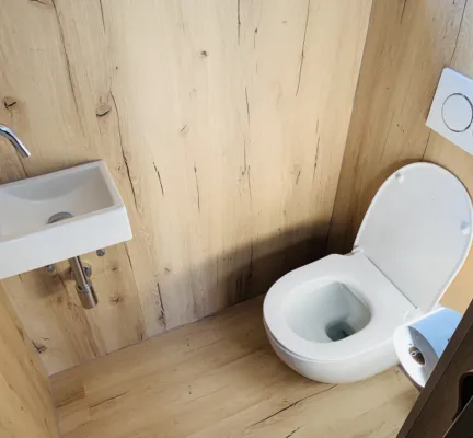 Seashack toilet